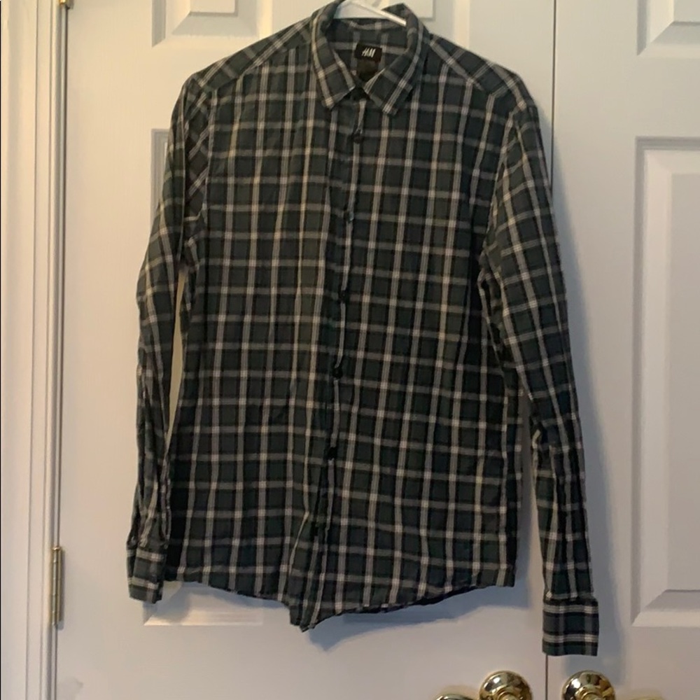 H&M Plaid Button Casual Shirt. Medium